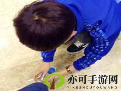 校花在体罚室被扒开腿供人玩弄：校园体罚丑闻：隐私侵犯，悲剧引发社会关注