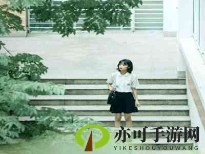 生理老师露自己的小茎给学生：生理课堂意外，学生尴尬热议，学校回应