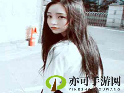 我半夜摸妺妺的奶c了她软：深夜偷偷触碰姐妹的温柔时刻